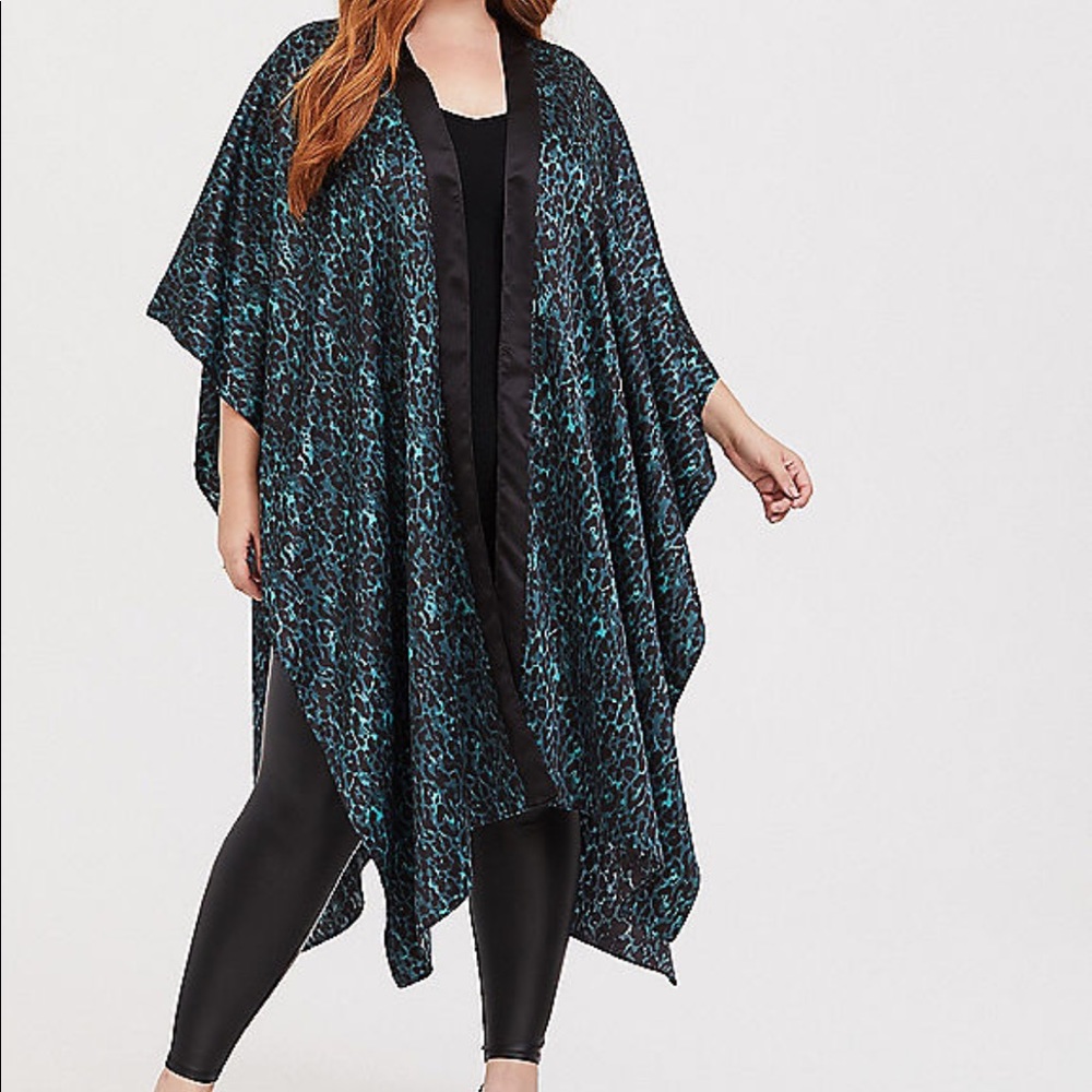 Emerald Green Leopard Satin Ruana